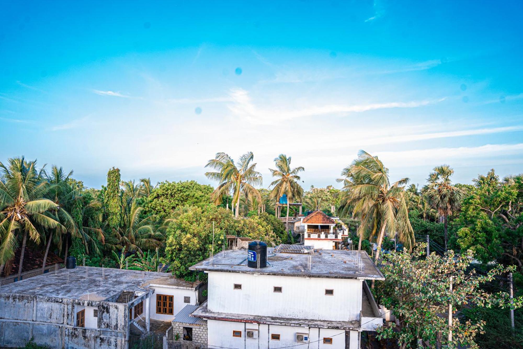 Theevanni Resort Trincomalee Esterno foto