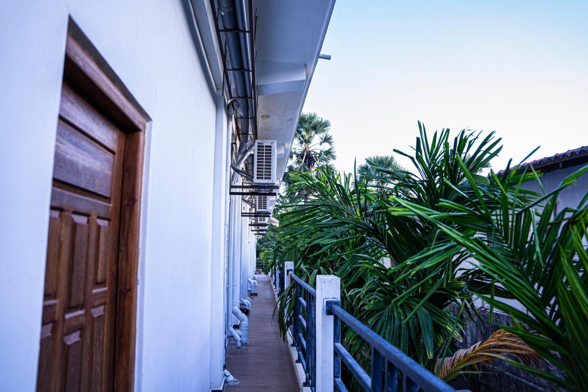 Theevanni Resort Trincomalee Esterno foto